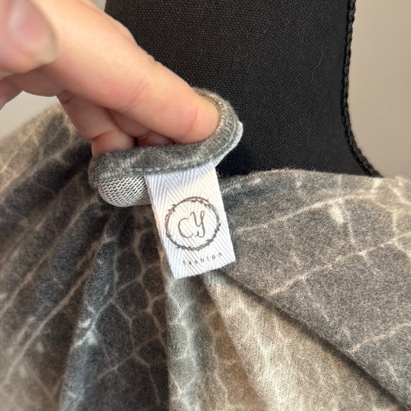 Gray Snake Print Wrap Top - Picture 2 of 5